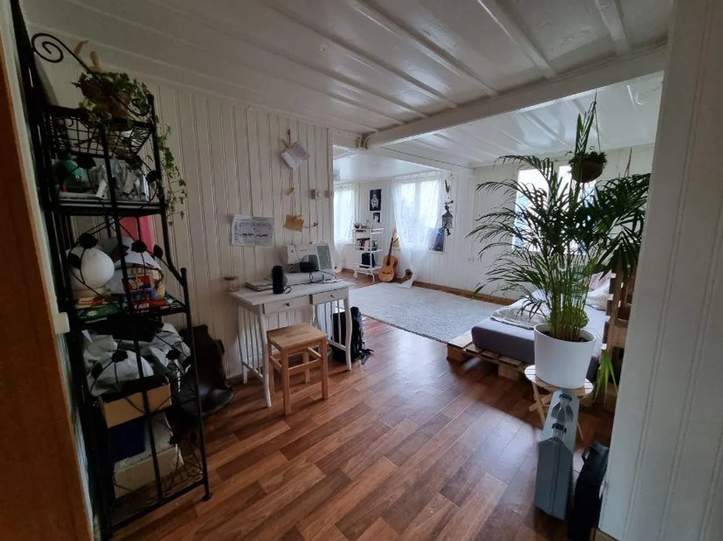 Affordable Living Second Floor Near Shopping Centers and Public Transport - Photo 1 of 4