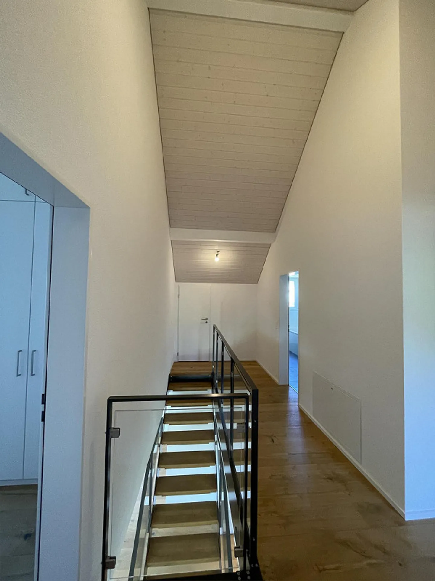 Stylish 4.5-room maisonette apartment with a view of greenery - Photo 5 of 14