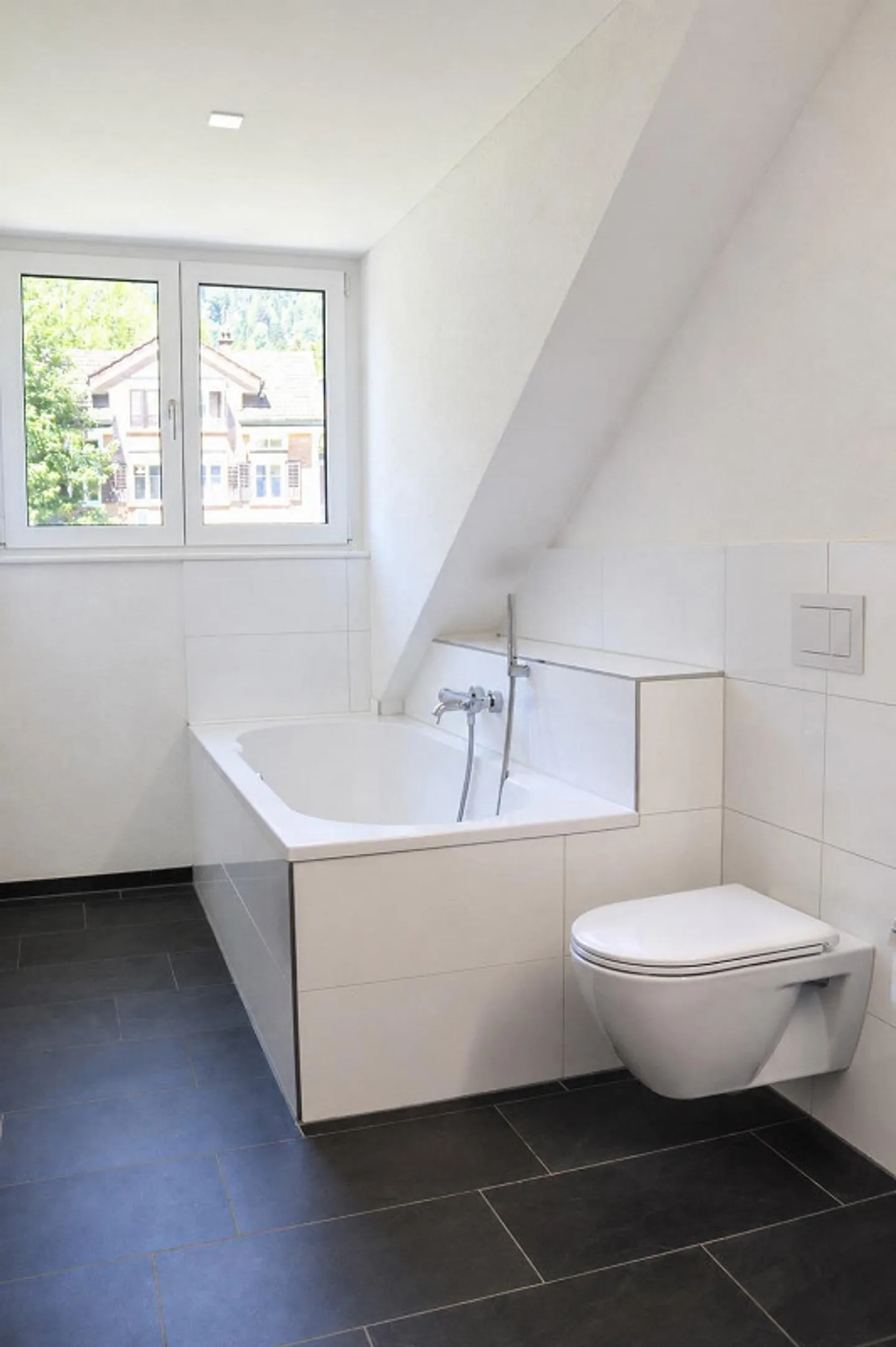 Stylish 4.5-room maisonette apartment with a view of greenery - Photo 7 of 14