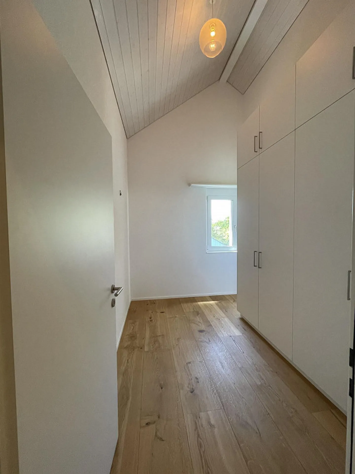 Stylish 4.5-room maisonette apartment with a view of greenery - Photo 8 of 14