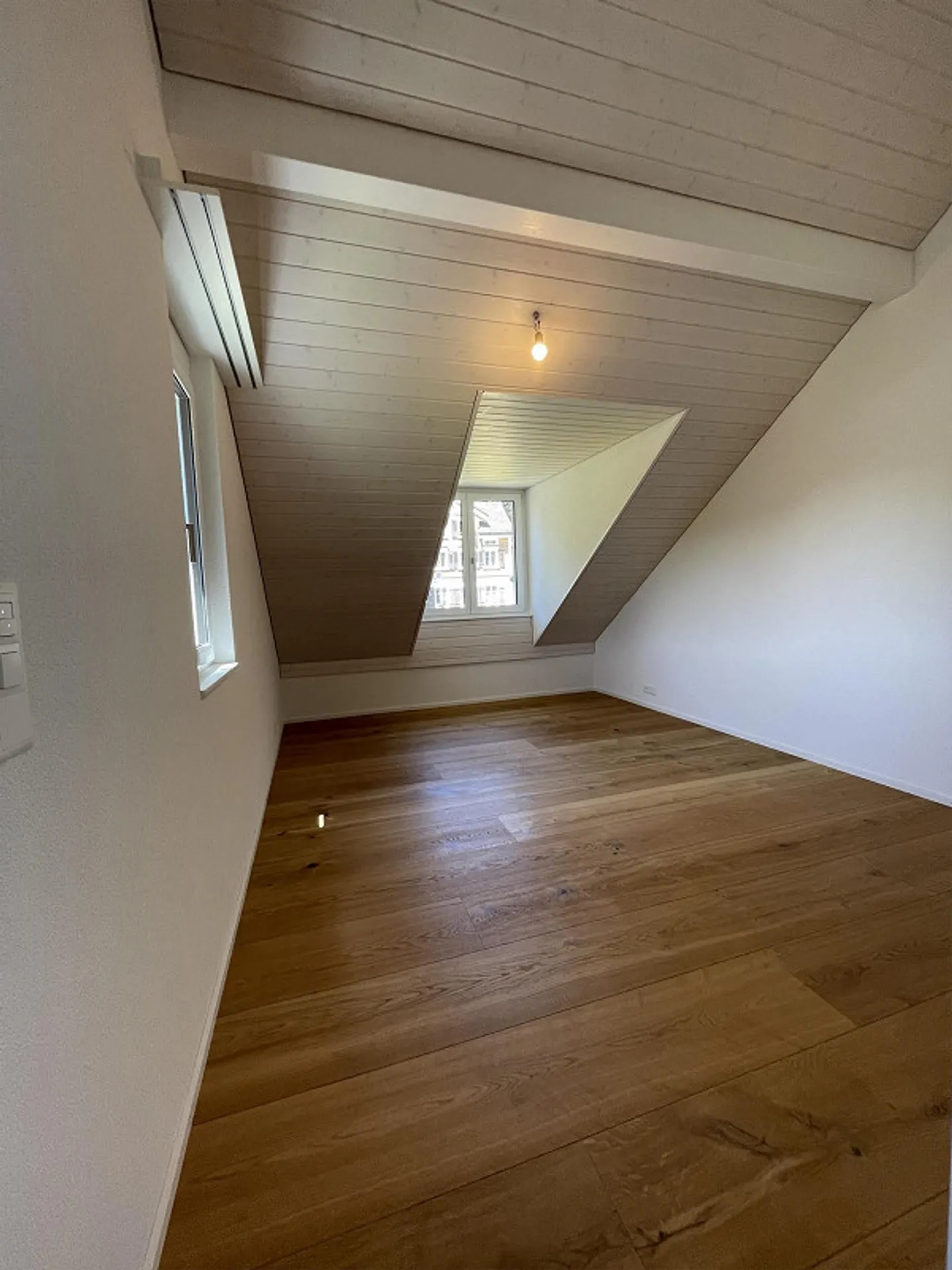 Stylish 4.5-room maisonette apartment with a view of greenery - Photo 9 of 14