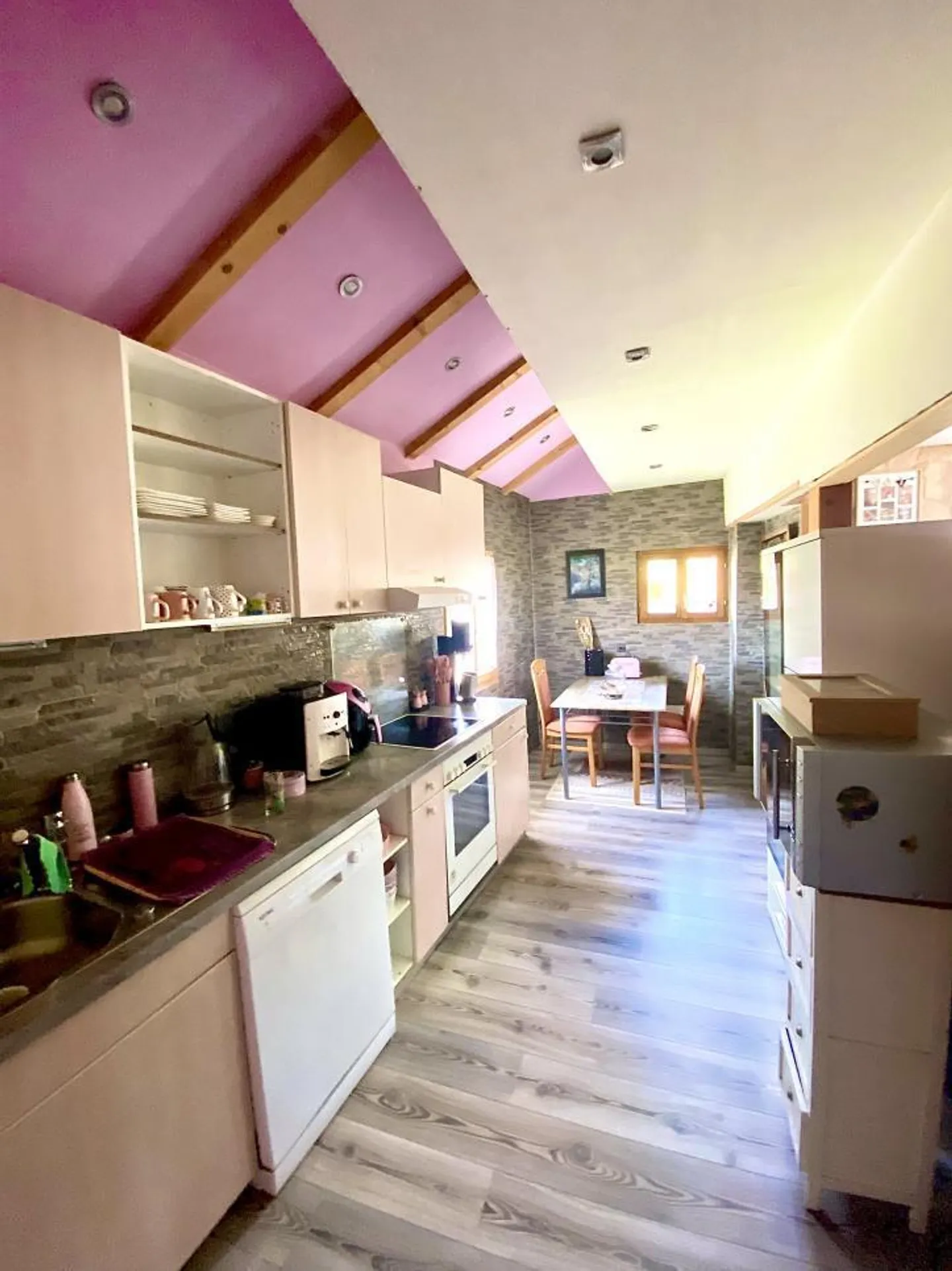 House in the village, 4 km from Sierre, ideal for first-time buyers - Photo 3 of 13