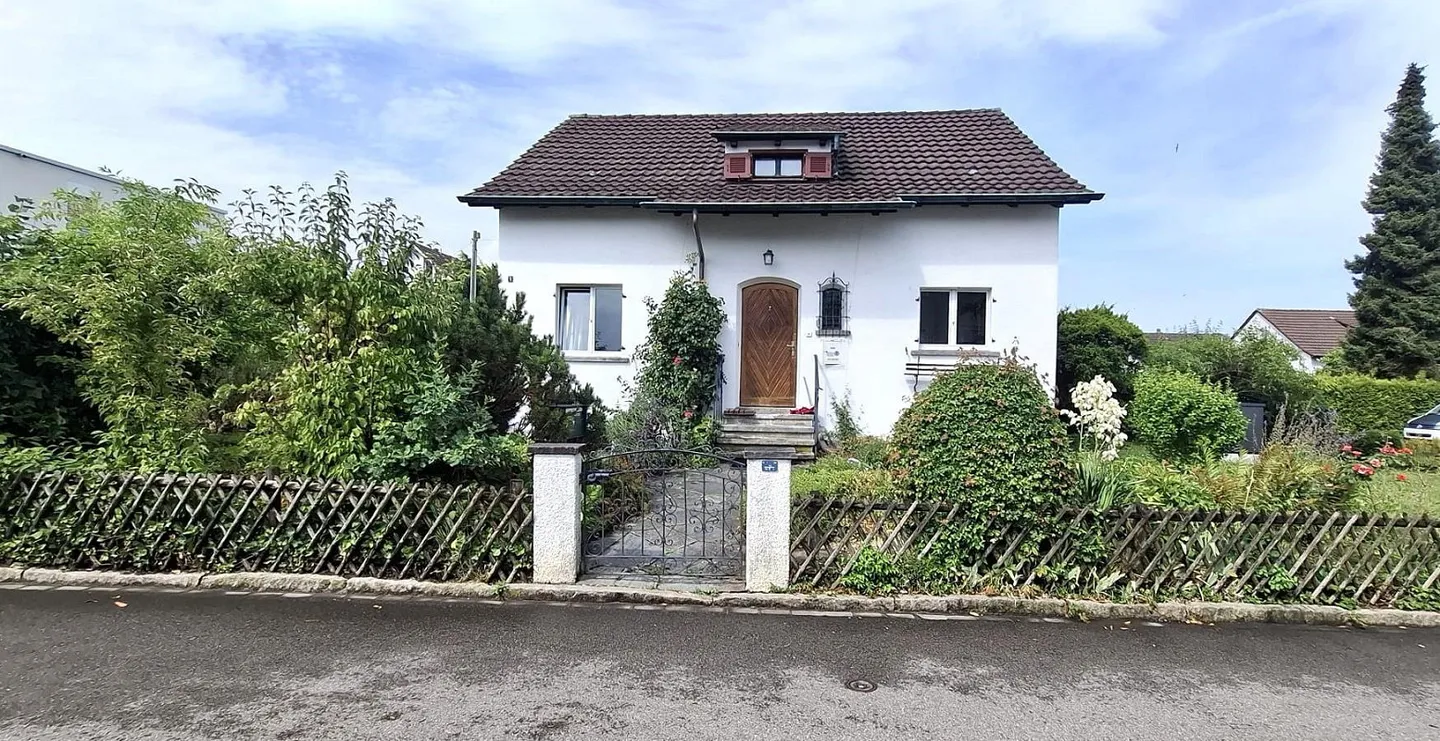 Charmantes Einfamilienhaus mit Garten - Foto 2 von 22