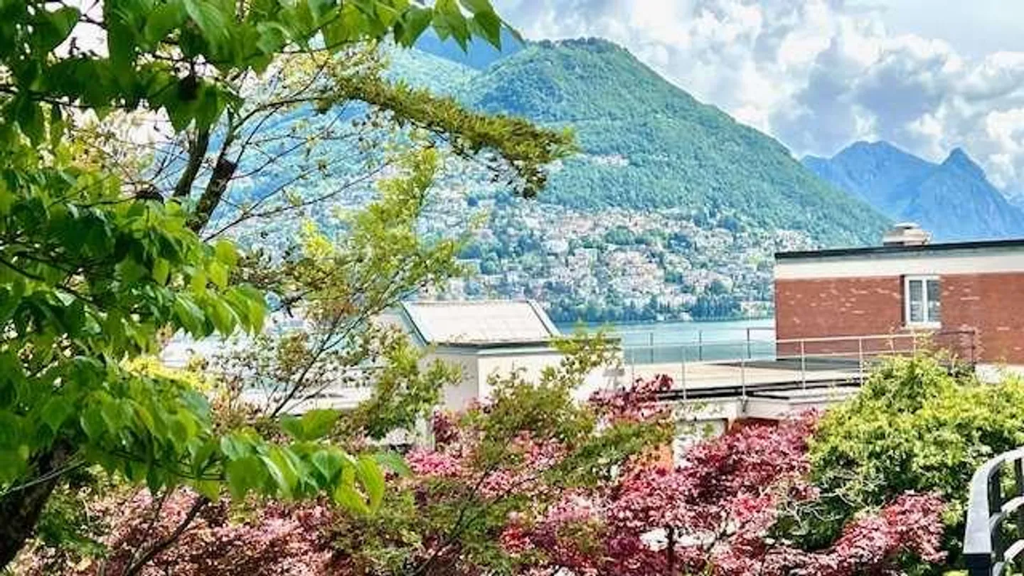 Apartment with Lake View in Lugano Paradiso - Photo 7 of 13