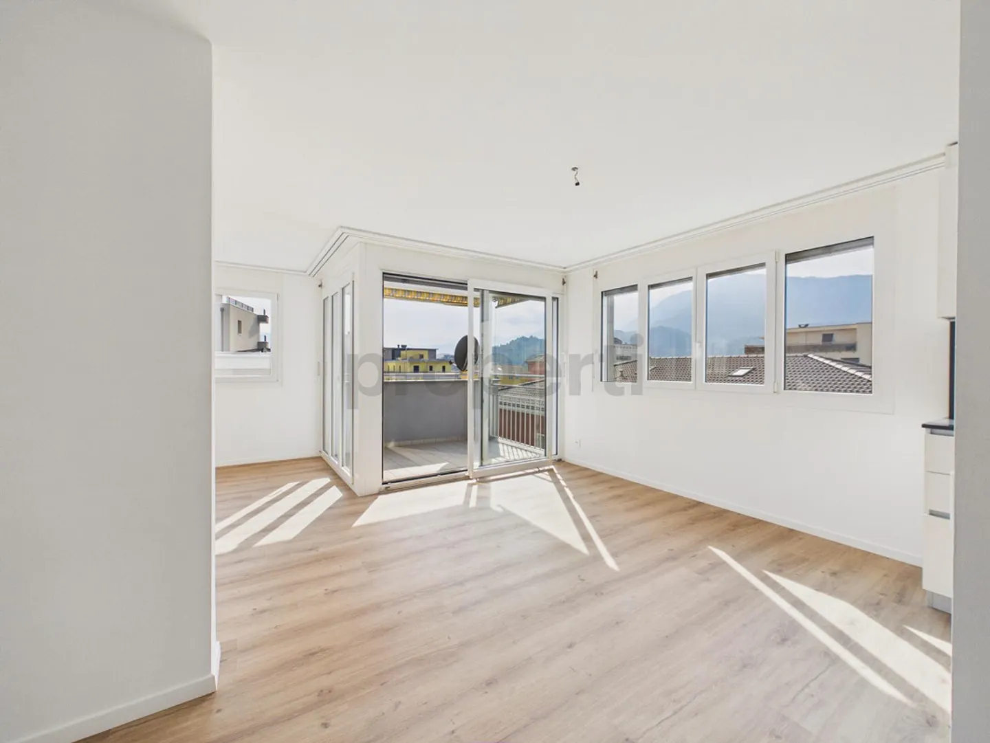 3.5 Rooms Renovated, a Stone's Throw from Locarno Center, also House... - Photo 4 of 15