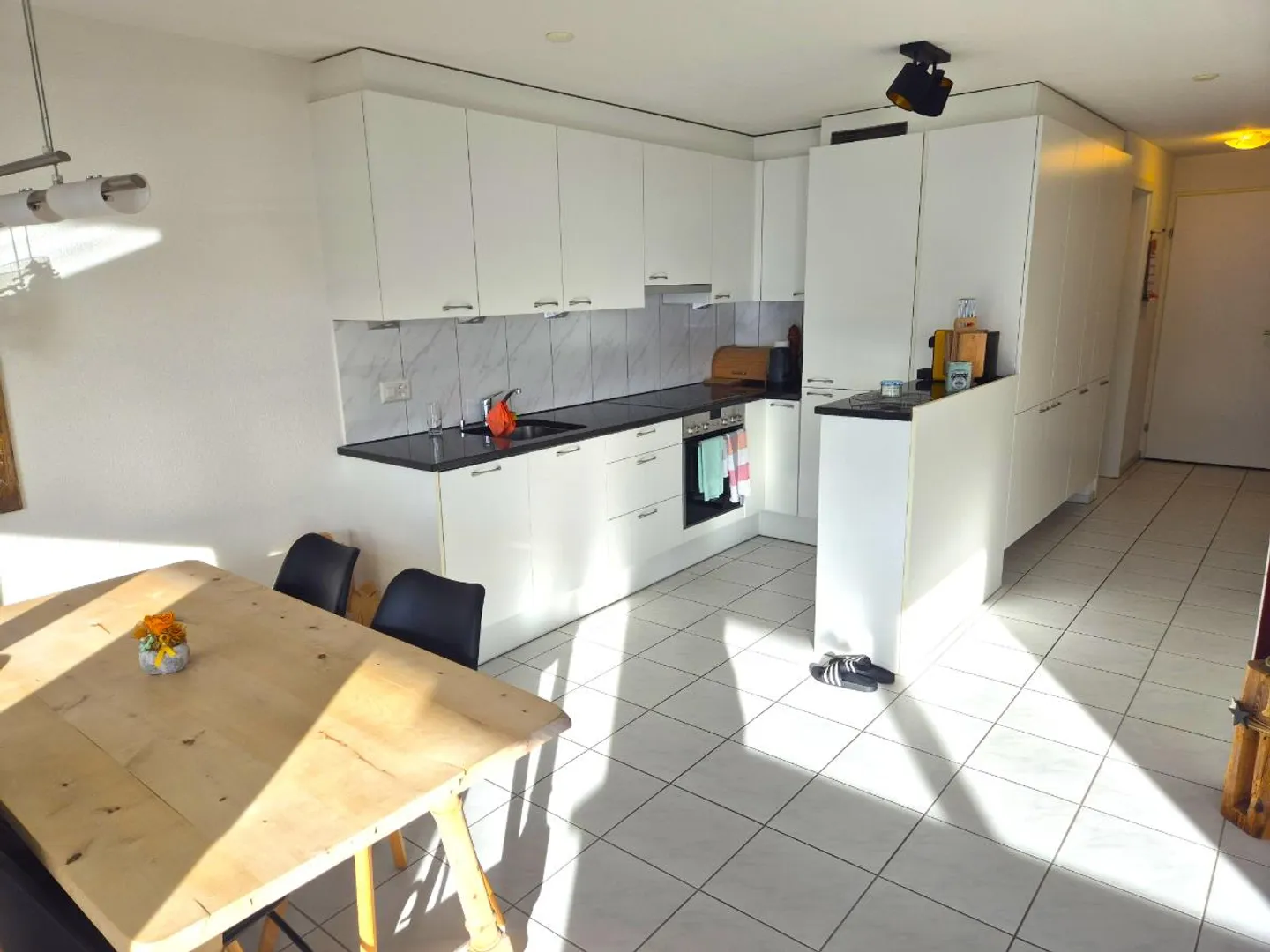 Appartamento 3.5 camere accogliente e soleggiato a Steinerberg - Foto 1 di 4