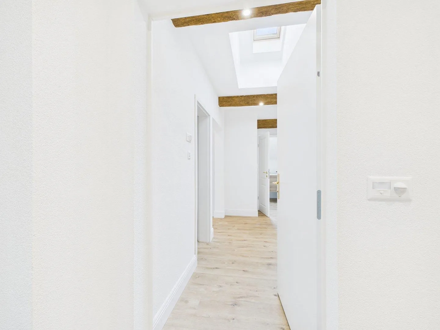 Appartamento attico moderno in posizione centrale a Brig-Glis - Foto 2 di 13