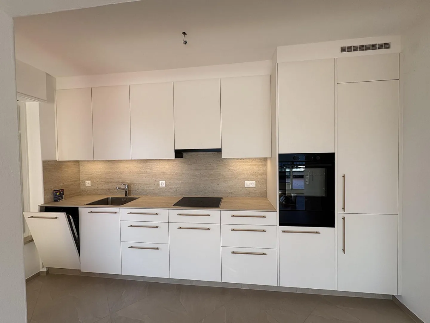 Dachgeschosswohnung 3,5 Zimmer Lugano - Foto 6 von 9