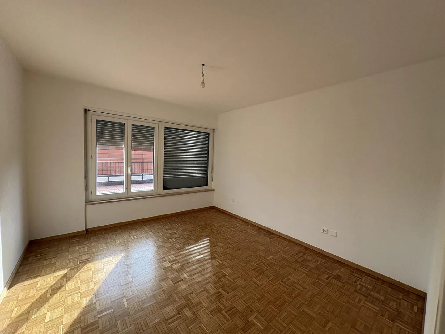 Dachgeschosswohnung 3,5 Zimmer Lugano - Foto 8 von 9