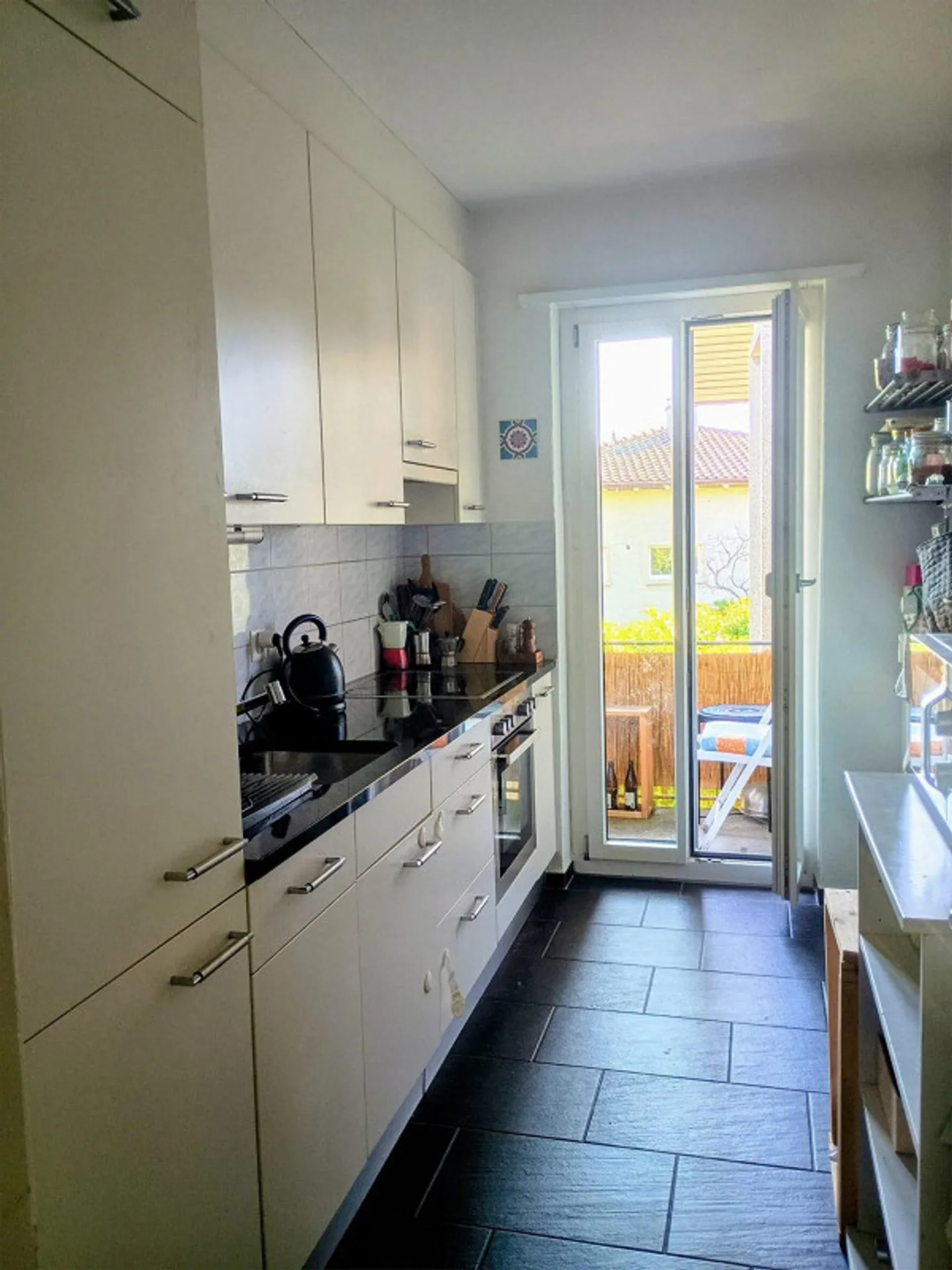Bright 4-Room Apartment Living in Greenery - Photo 3 of 6