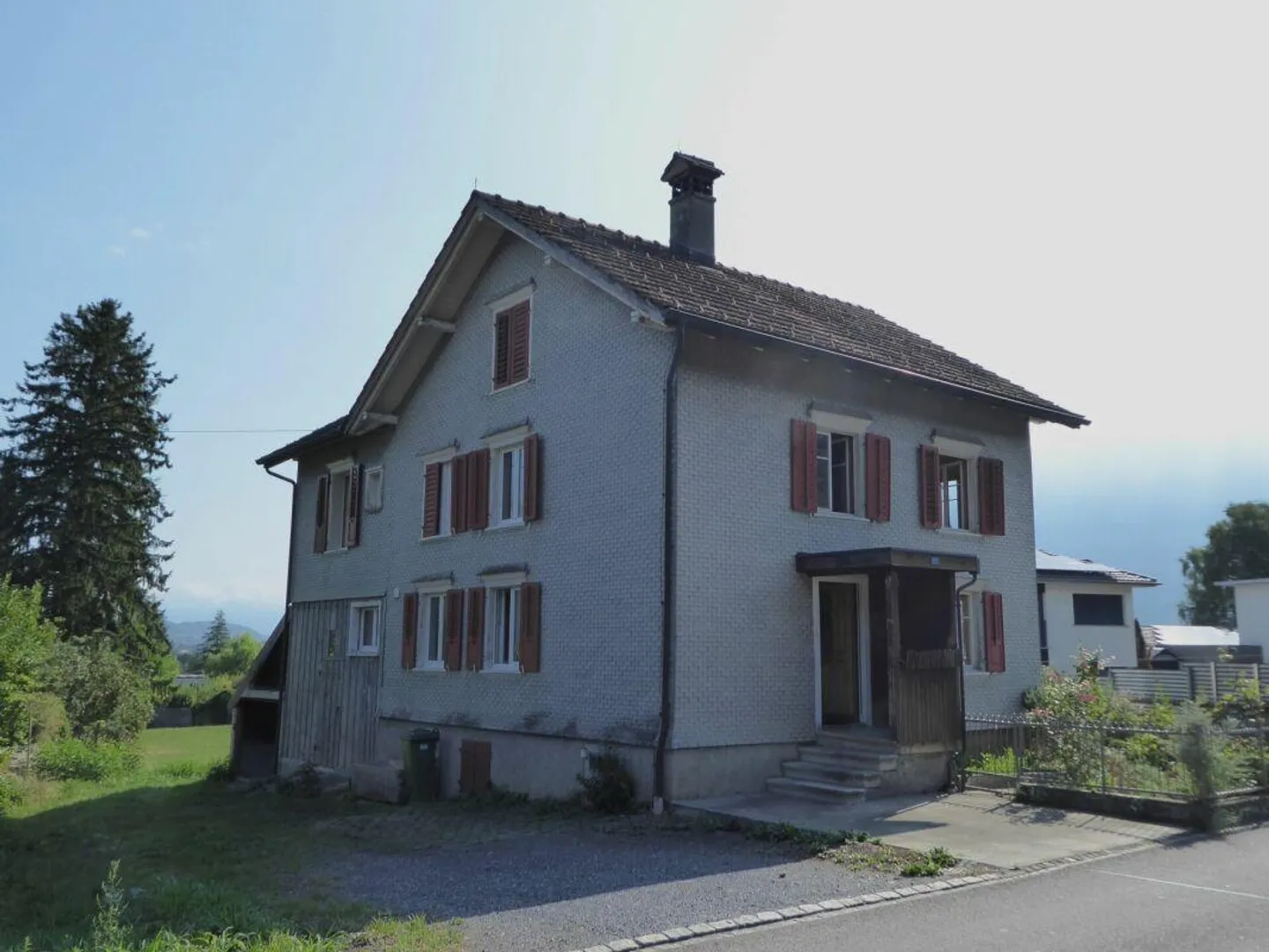 Affascinante Casa Familiare con Fienile - Foto 1 di 27
