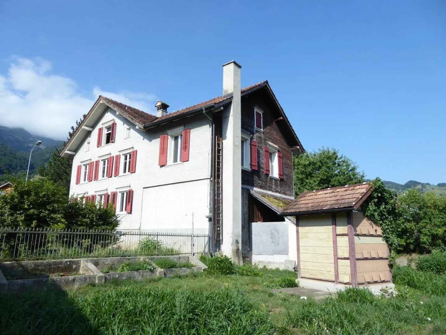 Affascinante Casa Familiare con Fienile - Foto 2 di 27