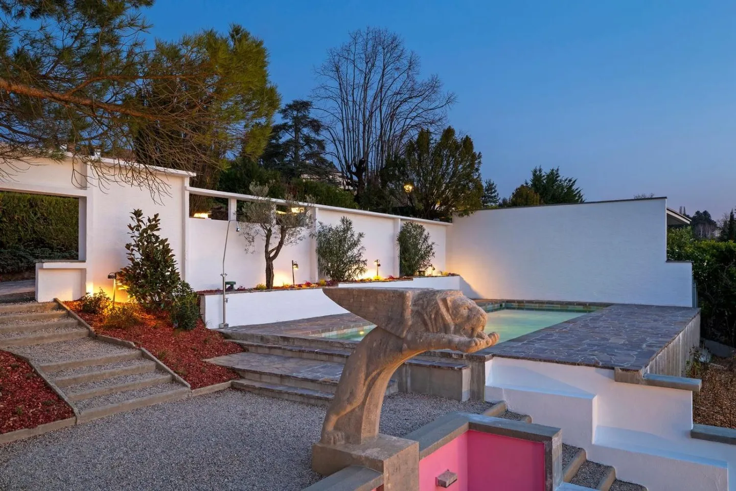 Villa architecturale avec vue lac - Photo 9 sur 13