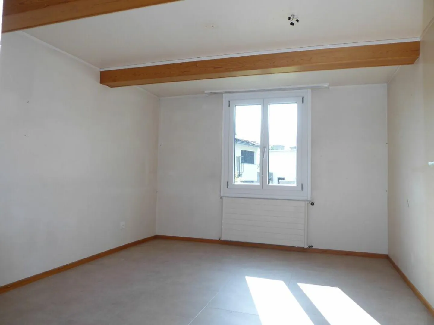Affascinante Casa Familiare con Fienile - Foto 9 di 27