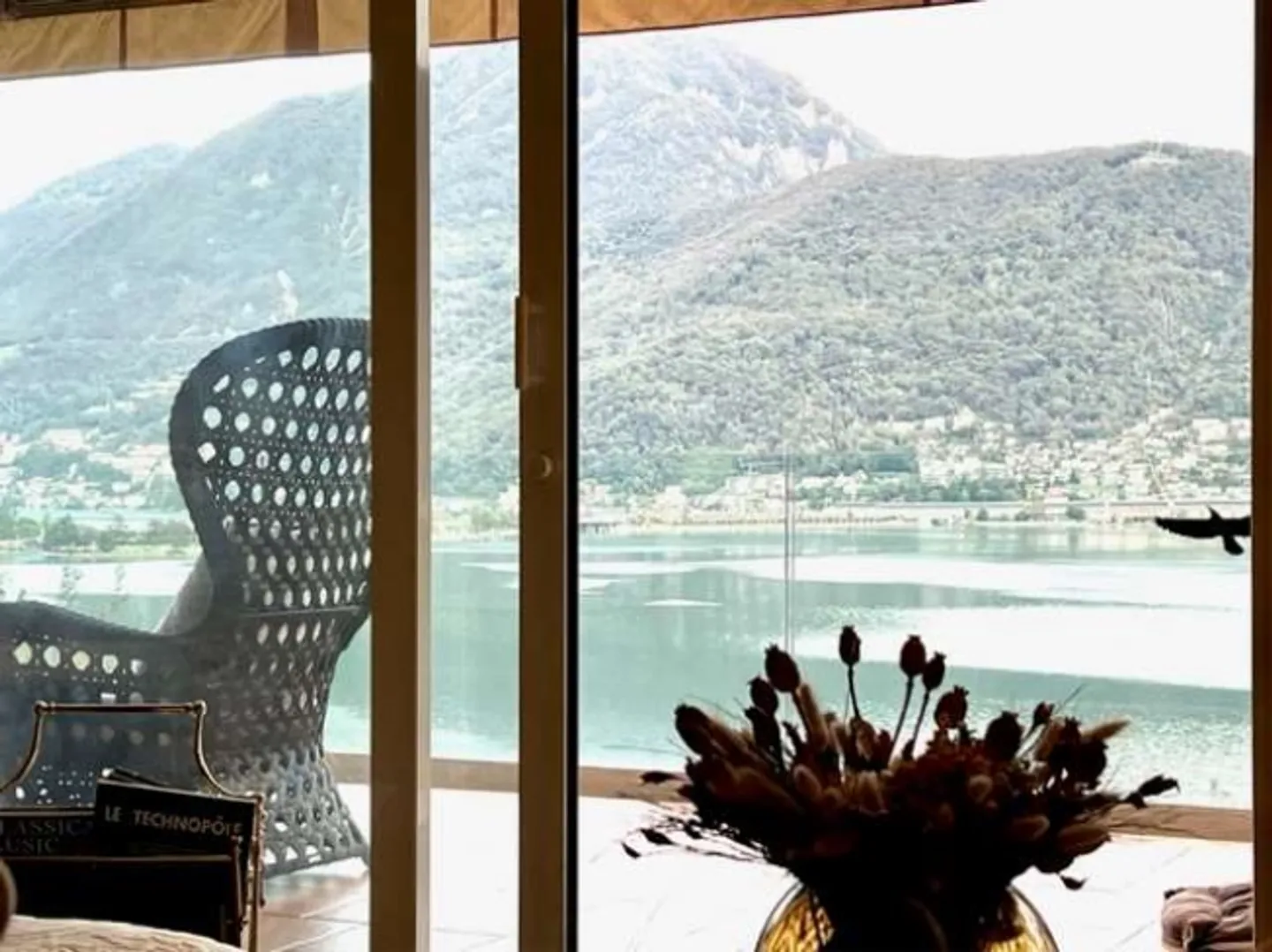 High-Quality Penthouse with Lake View in Melide - Photo 5 of 20