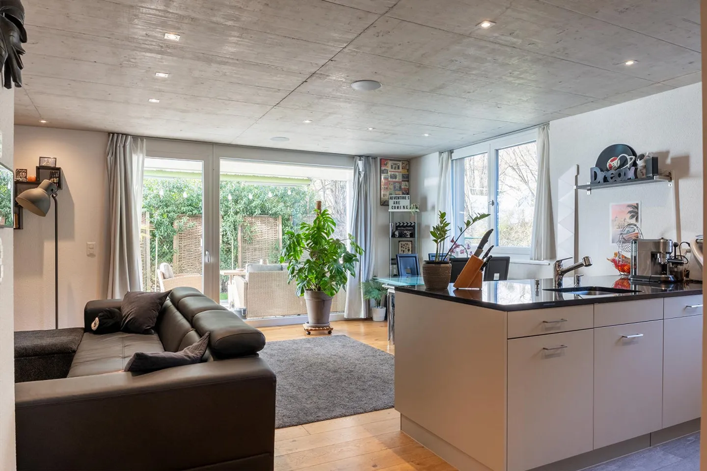 Appartement de jardin 3,5 pièces dans un emplacement idyllique dans la région de Linth - Photo 2 sur 12