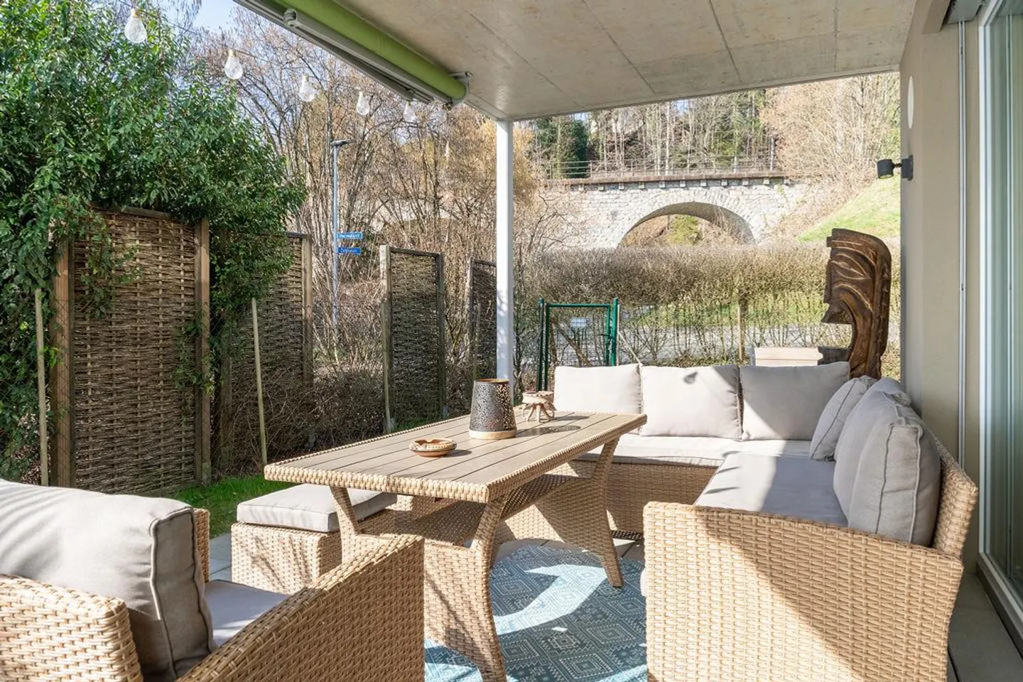 Appartement de jardin 3,5 pièces dans un emplacement idyllique dans la région de Linth - Photo 3 sur 12