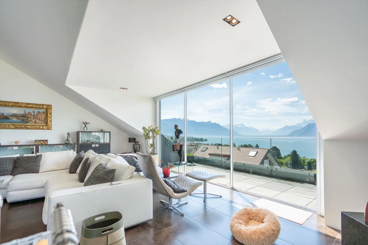 Duplex en attique aux airs de carte postale - Photo 1 sur 13