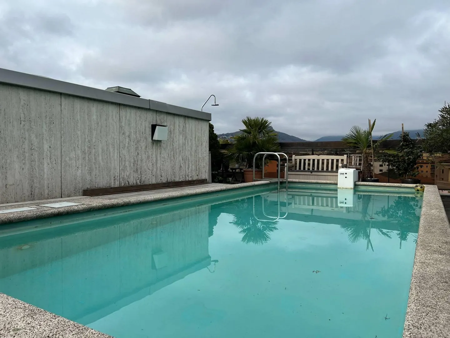 Privater Pool und Dachterrasse - Foto 10 von 13