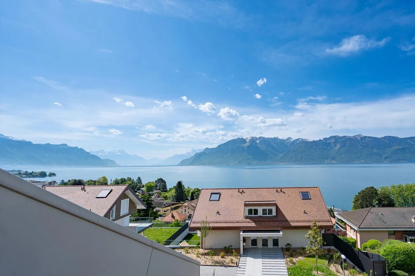 Duplex en attique aux airs de carte postale - Photo 2 sur 13