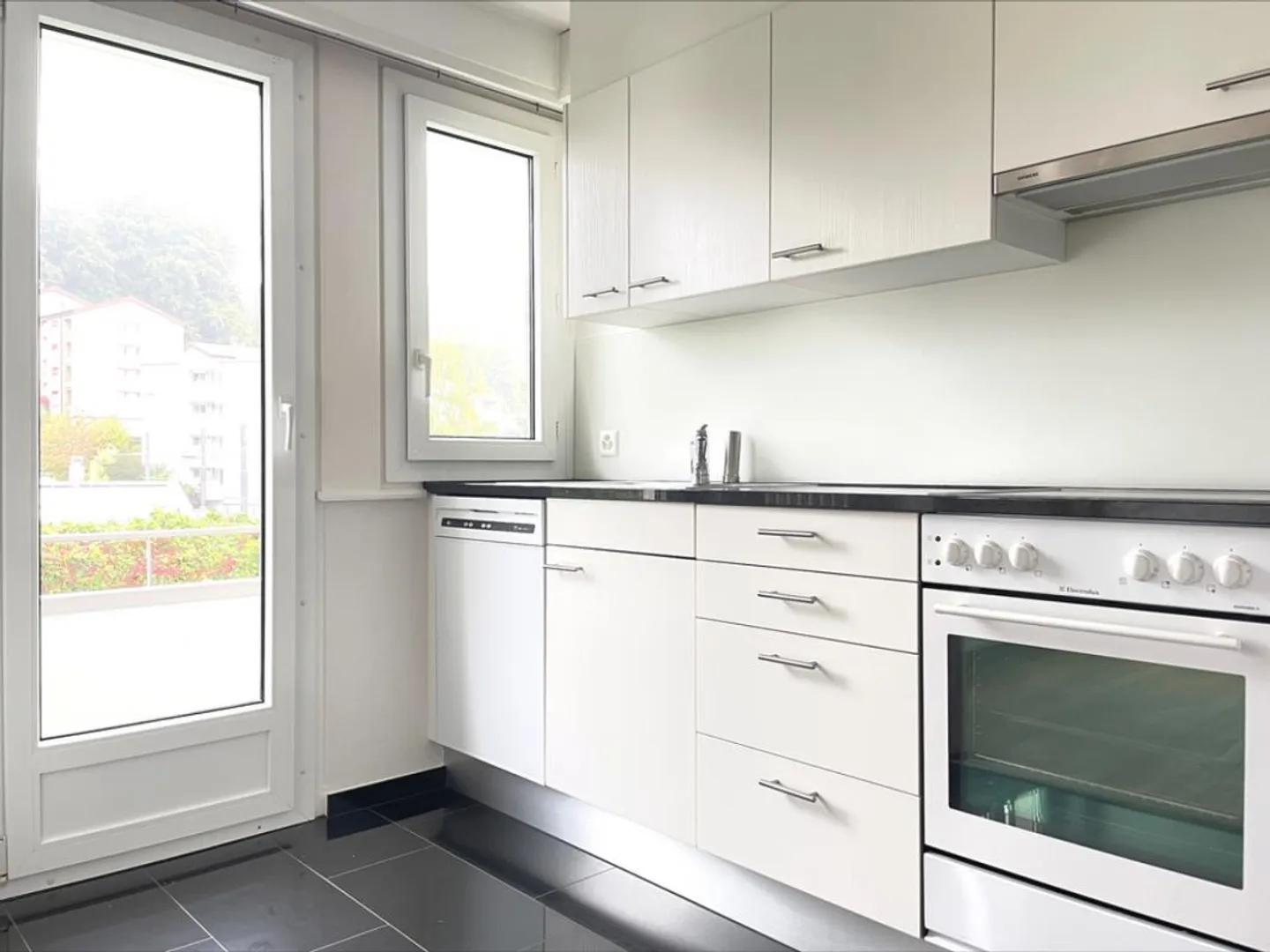 Charmante Wohnung in Biregg - Foto 2 von 6