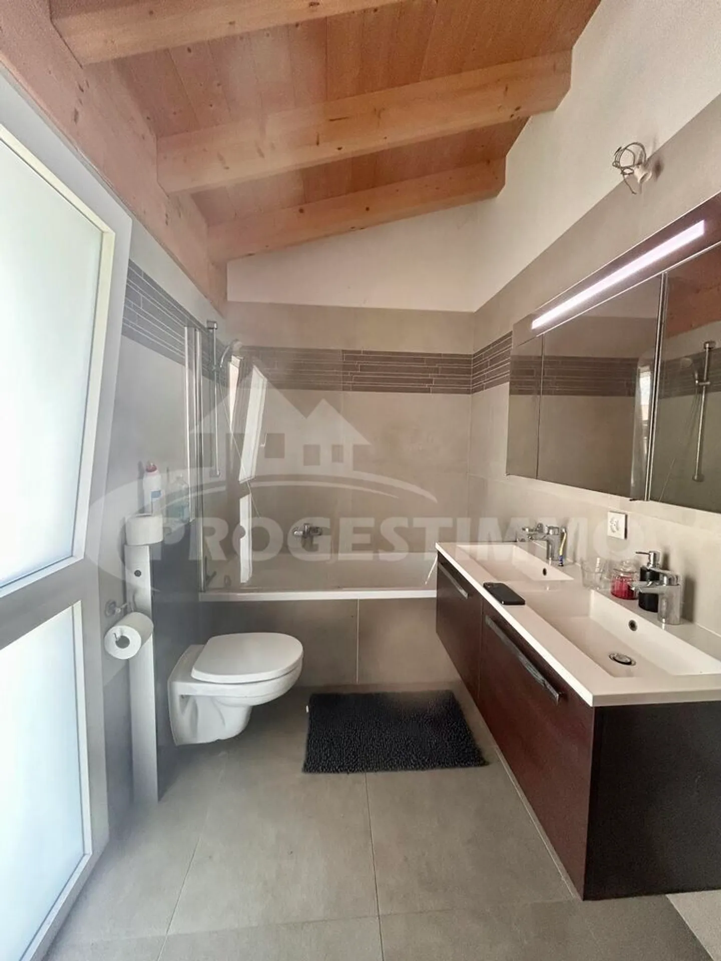 Villa 4.5 rooms - Photo 3 of 10