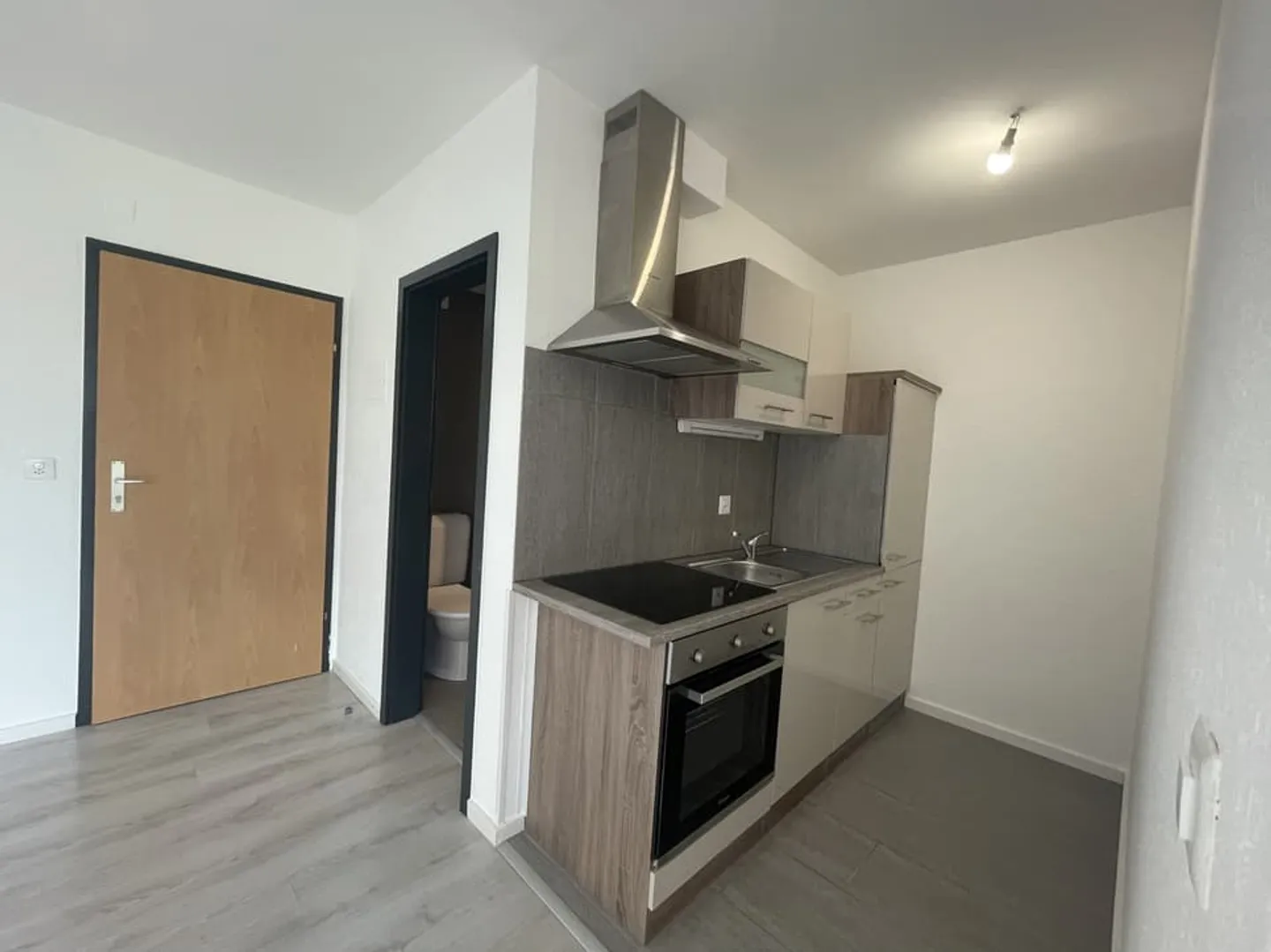 Helles Studio nur wenige Schritte vom Bahnhof entfernt - Foto 2 von 6