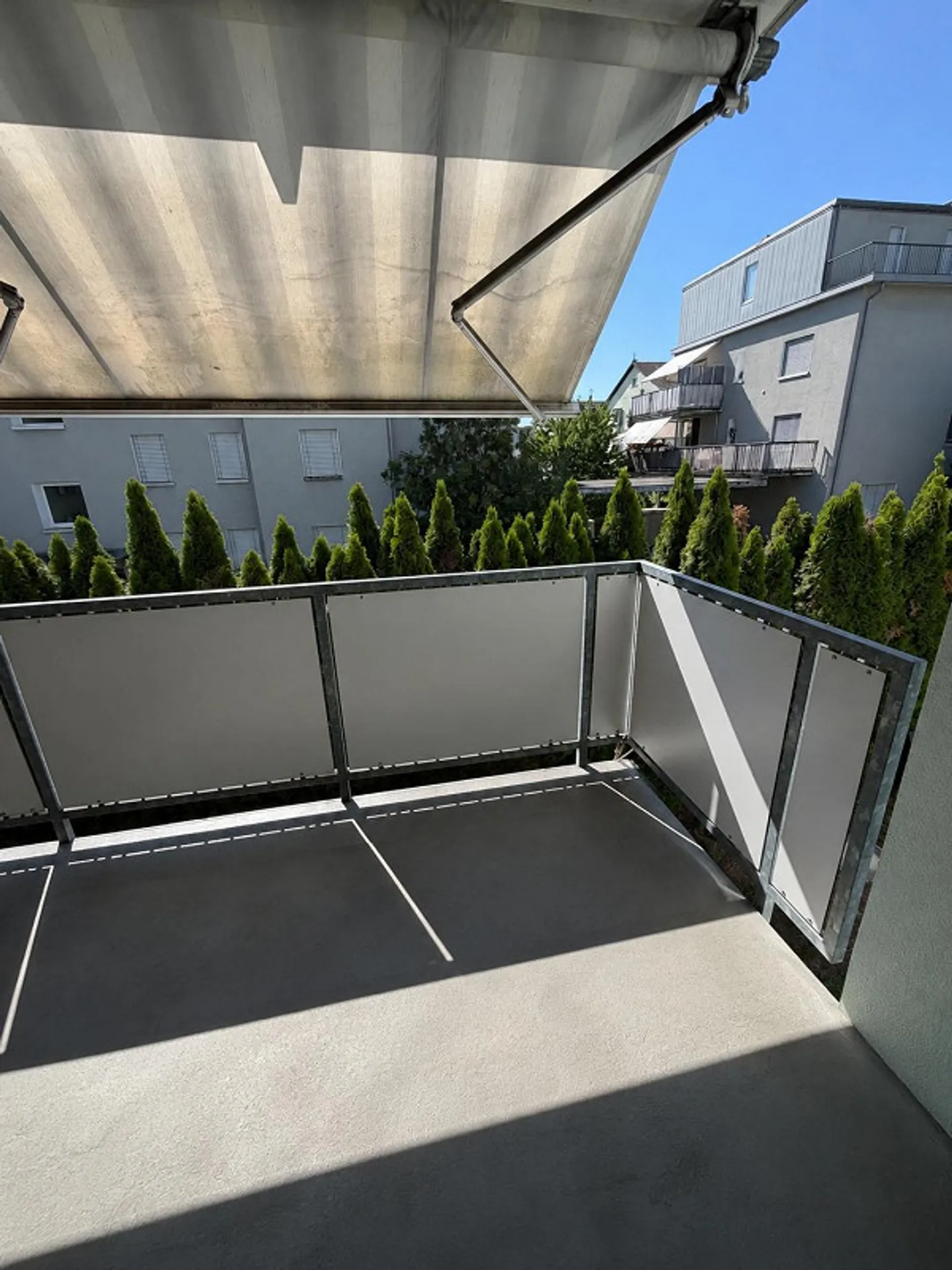 Spacious living in Glattbrugg - Photo 2 of 7