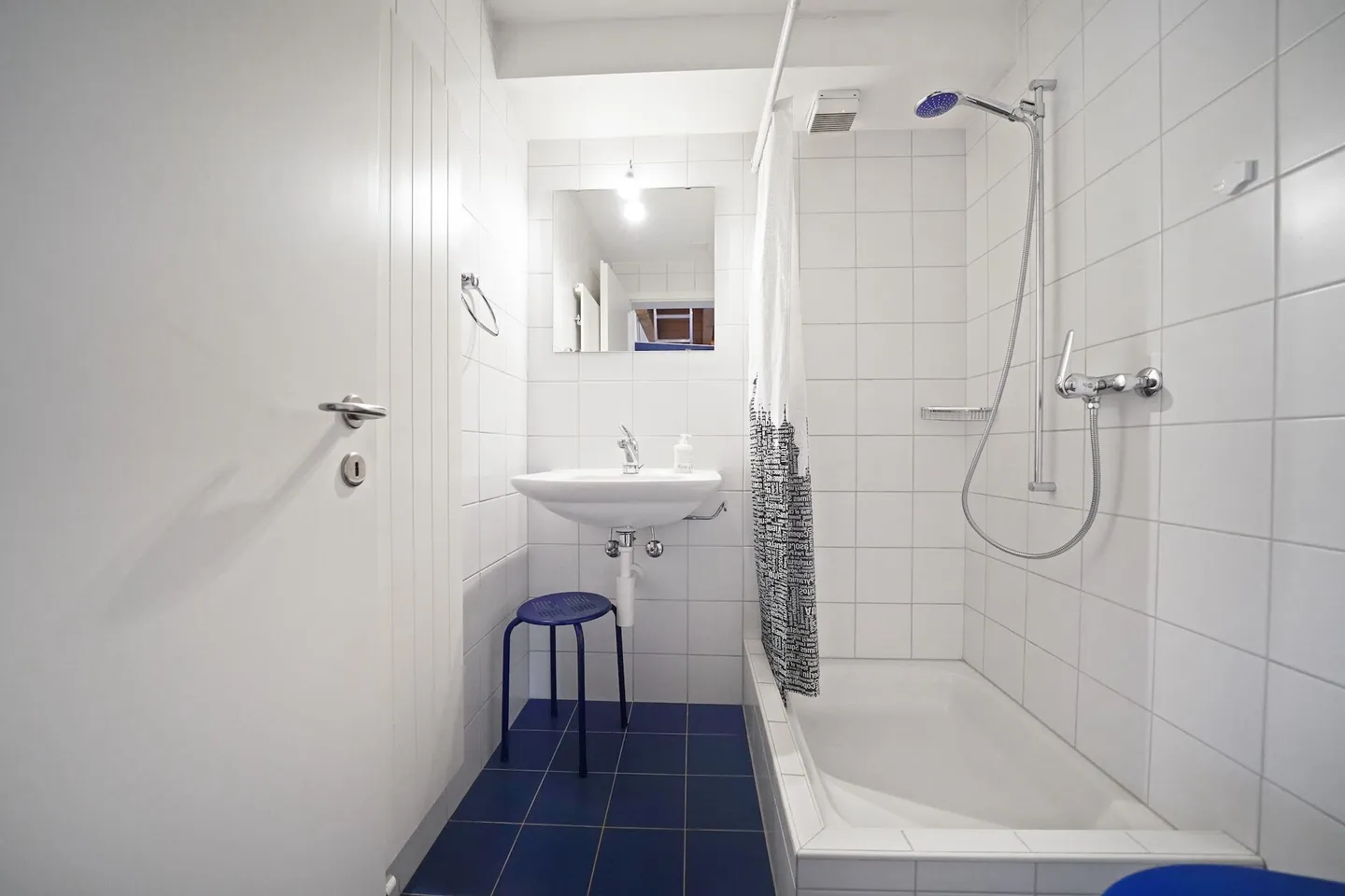 Gepflegtes Einfamilienhaus mit wunderbarem Umschwung - Foto 13 von 15