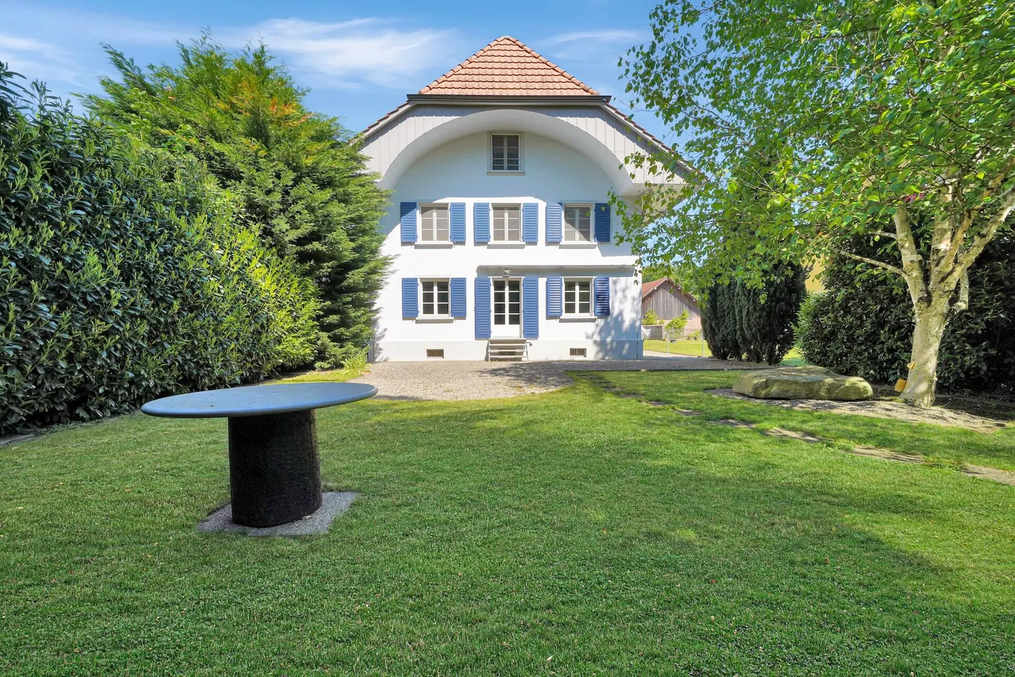 Gepflegtes Einfamilienhaus mit wunderbarem Umschwung - Foto 14 von 15