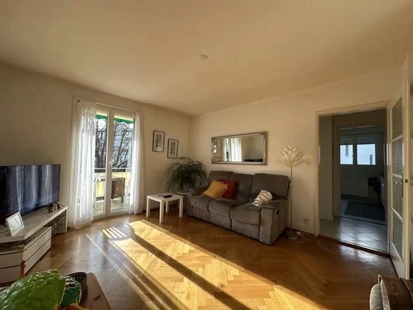 4,5-Zimmer-Wohnung im 1. Stock mit Concierge-Service - Foto 1 von 9