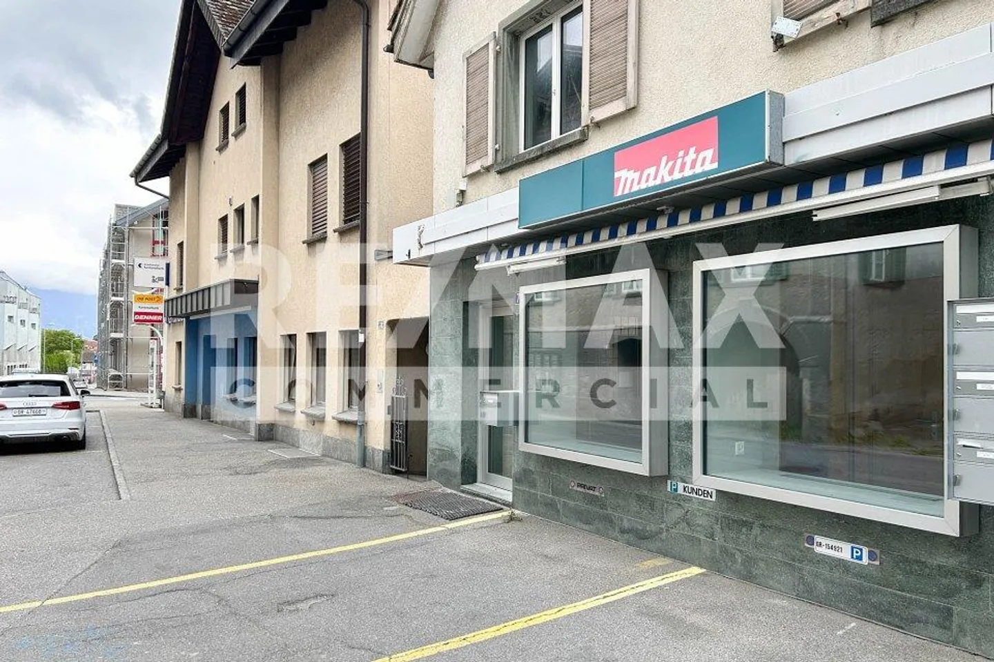 Espace de vente ou bureau récemment rénové à Zizers - Photo 1 sur 8