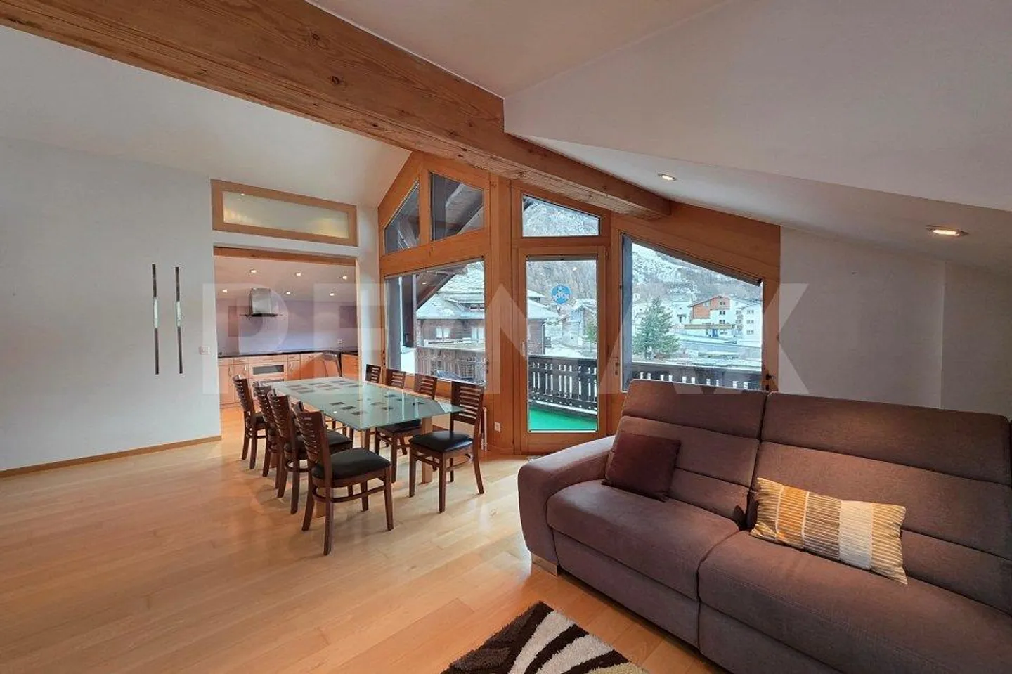 Exclusive Penthouse Living in Saas Grund, Valais - Photo 3 of 13