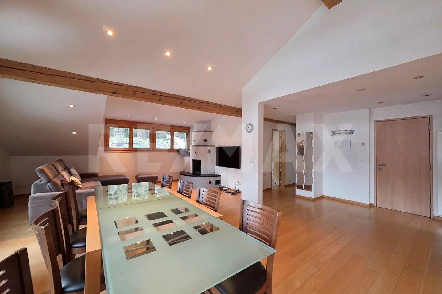 Exclusive Penthouse Living in Saas Grund, Valais - Photo 4 of 13