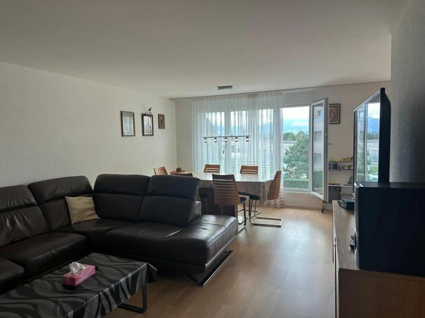 Grosszügige Wohnung in ruhiger Lage - Foto 2 von 14