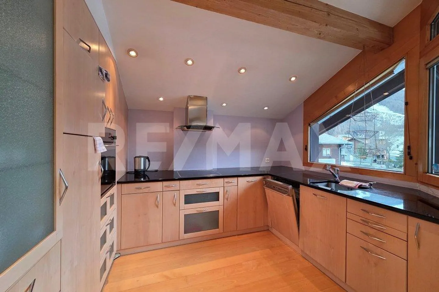 Exclusive Penthouse Living in Saas Grund, Valais - Photo 5 of 13