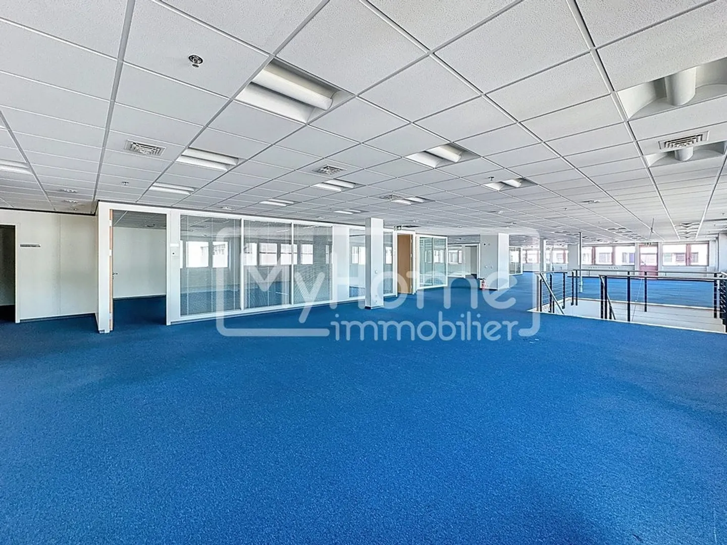 Grand espace commercial de 1'485 m2 sur 2 niveaux à Lonay - Photo 2 sur 12