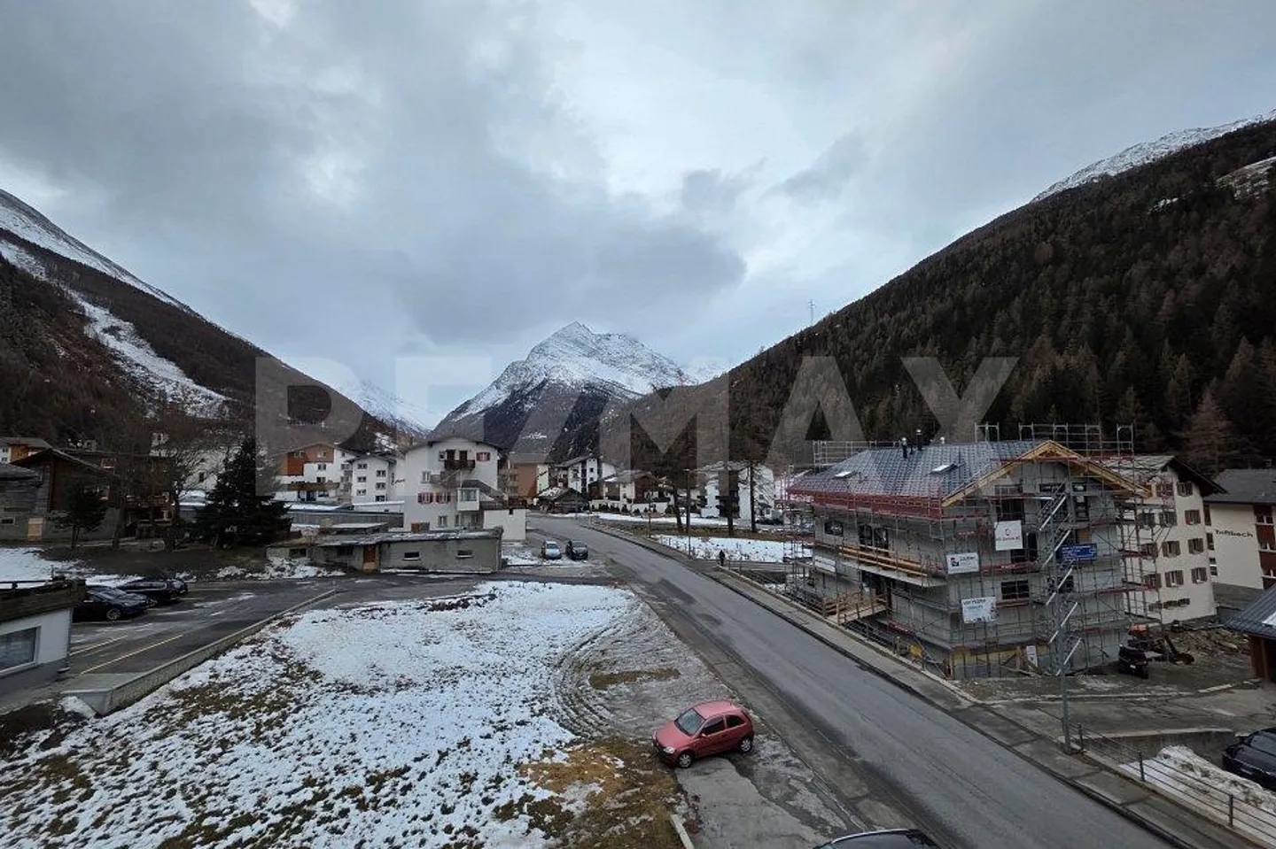 Exclusive Penthouse Living in Saas Grund, Valais - Photo 6 of 13