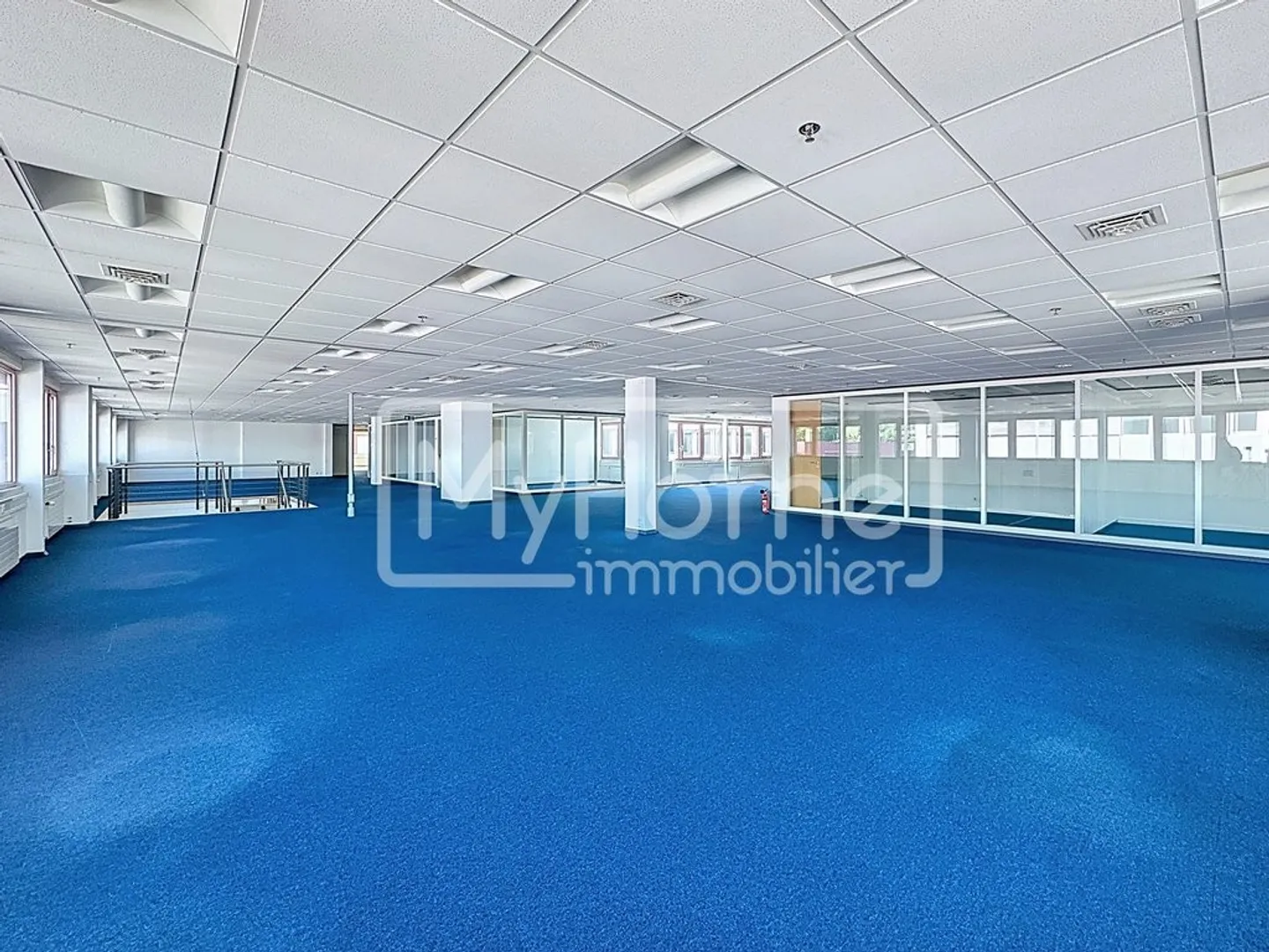 Grand espace commercial de 1'485 m2 sur 2 niveaux à Lonay - Photo 4 sur 12