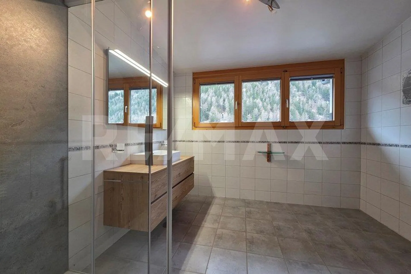 Exclusive Penthouse Living in Saas Grund, Valais - Photo 9 of 13