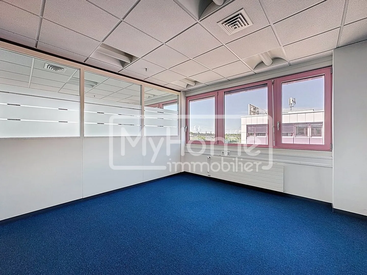 Grand espace commercial de 1'485 m2 sur 2 niveaux à Lonay - Photo 9 sur 12