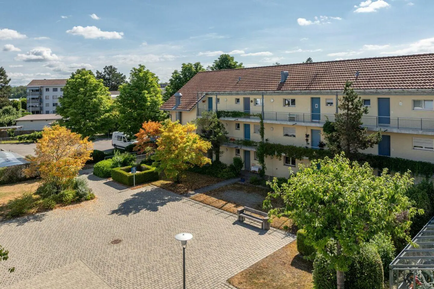 3.5-room apartment in a charming, age-appropriate multi-family house - Photo 2 of 14