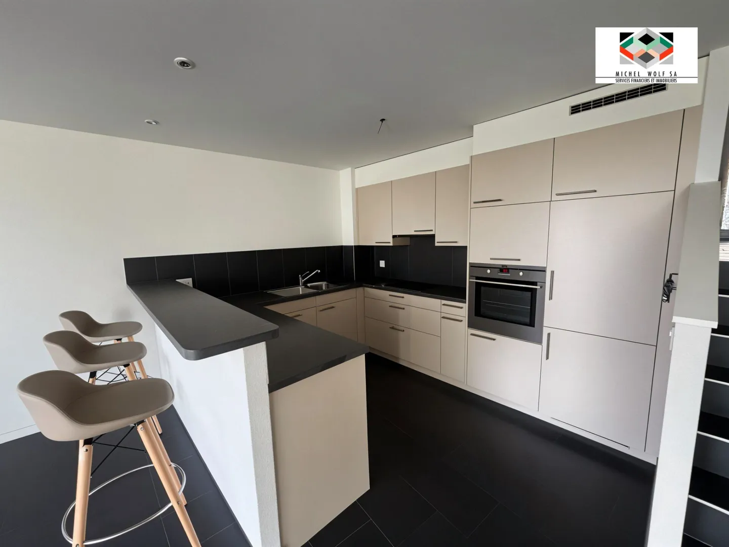 Villa for rent in Geneveys-sur-Coffrane - Photo 2 of 12