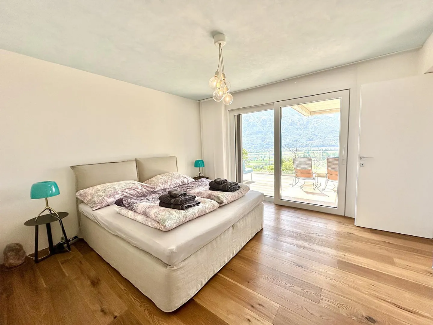 Exclusive Apartment with Panoramic Lake View in Gordola - Photo 6 of 12