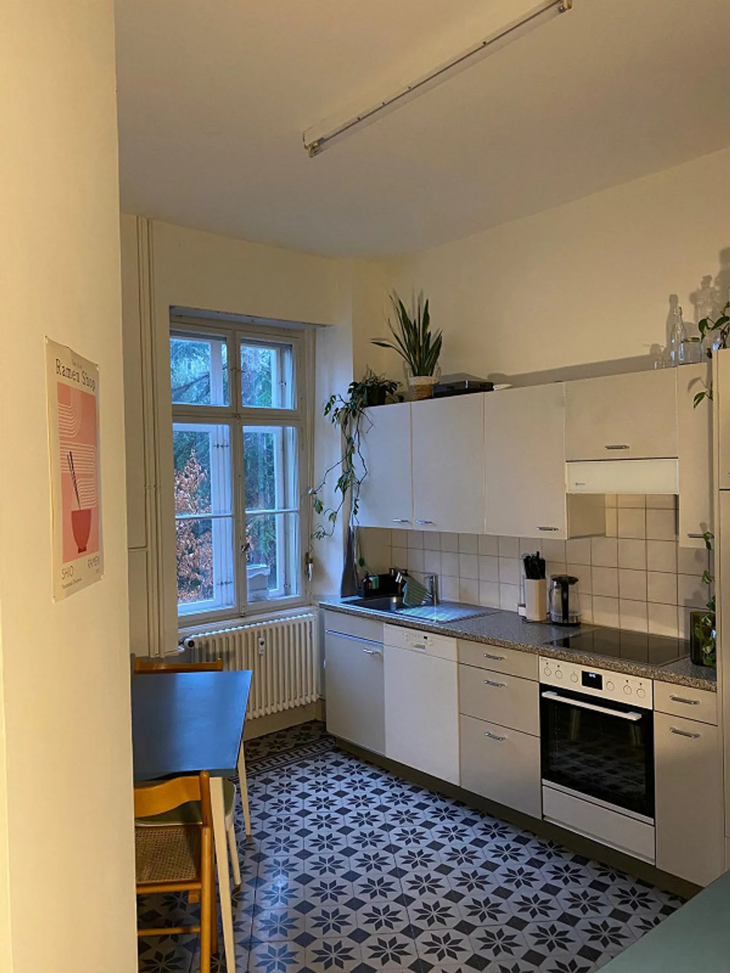 Incantevole appartamento di 4 locali in un edificio d'epoca con due balconi a Gundeldingen - Foto 4 di 5