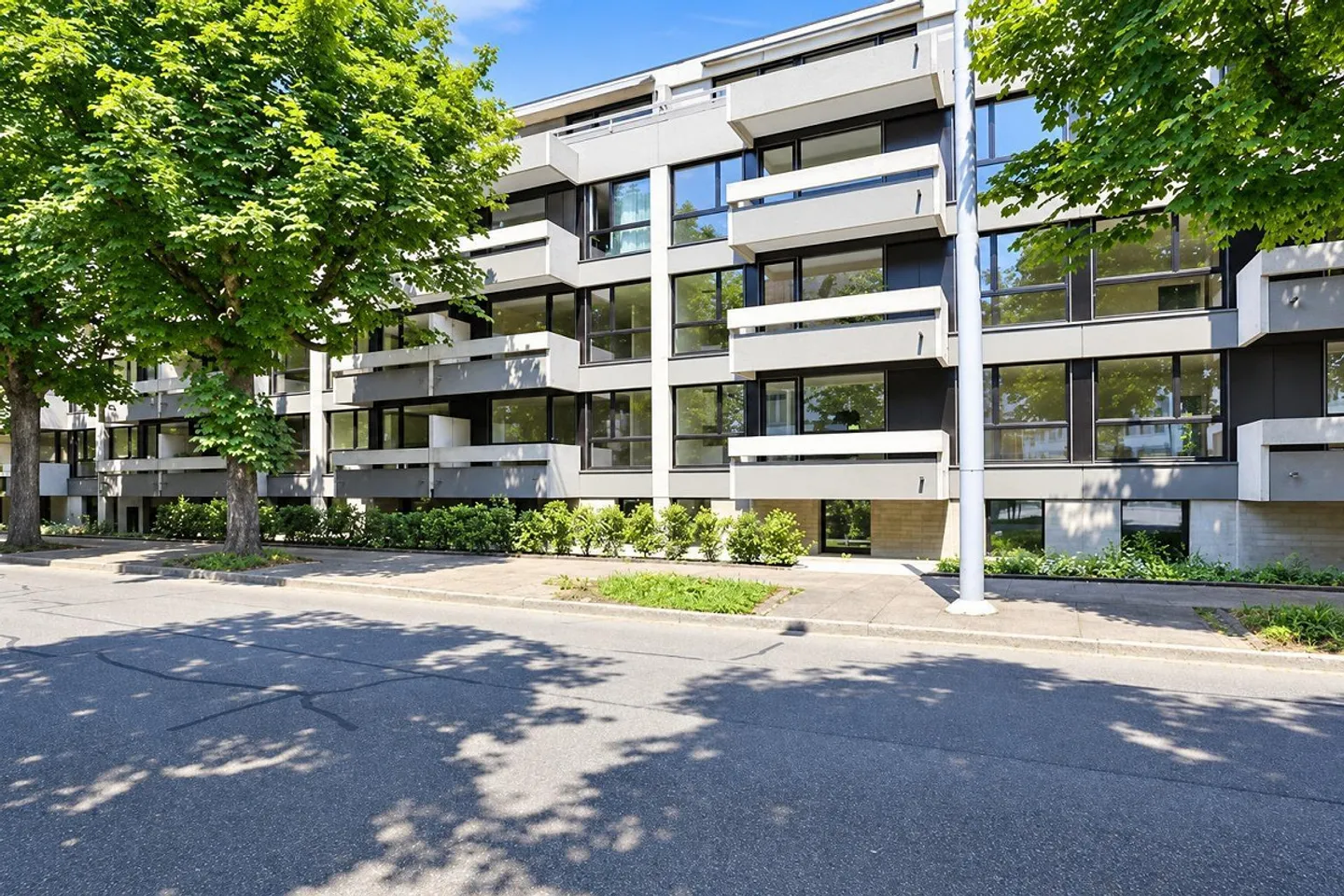Sunny 3.5-room penthouse apartment near the Langen Erlen - Photo 10 of 11