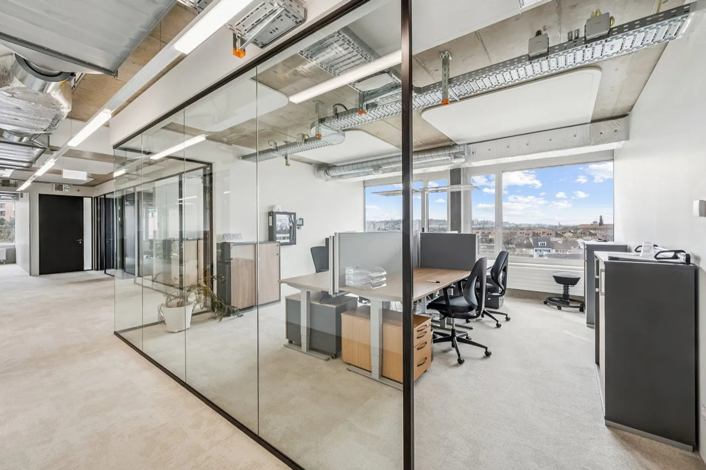 Ready-to-move-in Offices with Dream View – Business City Polyfeld - Photo 4 of 12