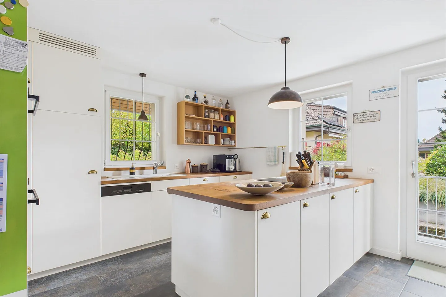 Villa maestosa sopra i tetti di Lyss - Foto 5 di 28