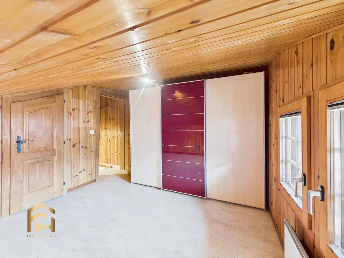 Old building 4.5 room apartment with studio in the heart of Naters - Photo 7 of 13