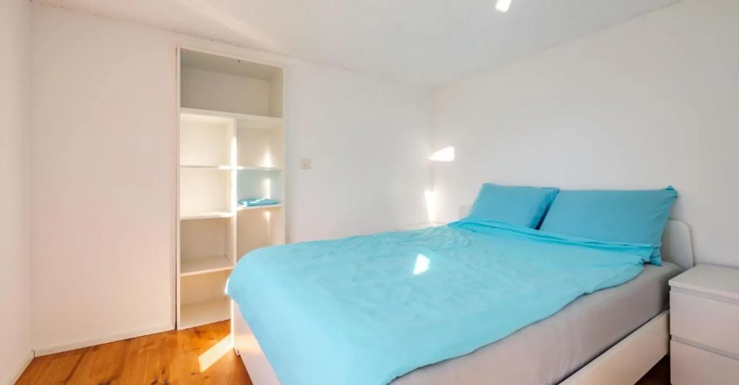 Einmalige Gelegenheit: Haus mit zwei unabhängigen Wohnungen (5,5 und 2,5 Zimmer) - Foto 3 von 10